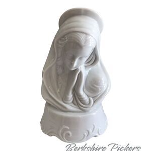 Vintage Mary Mother of God Musical Figurine‎ In Prayer See Video & Description